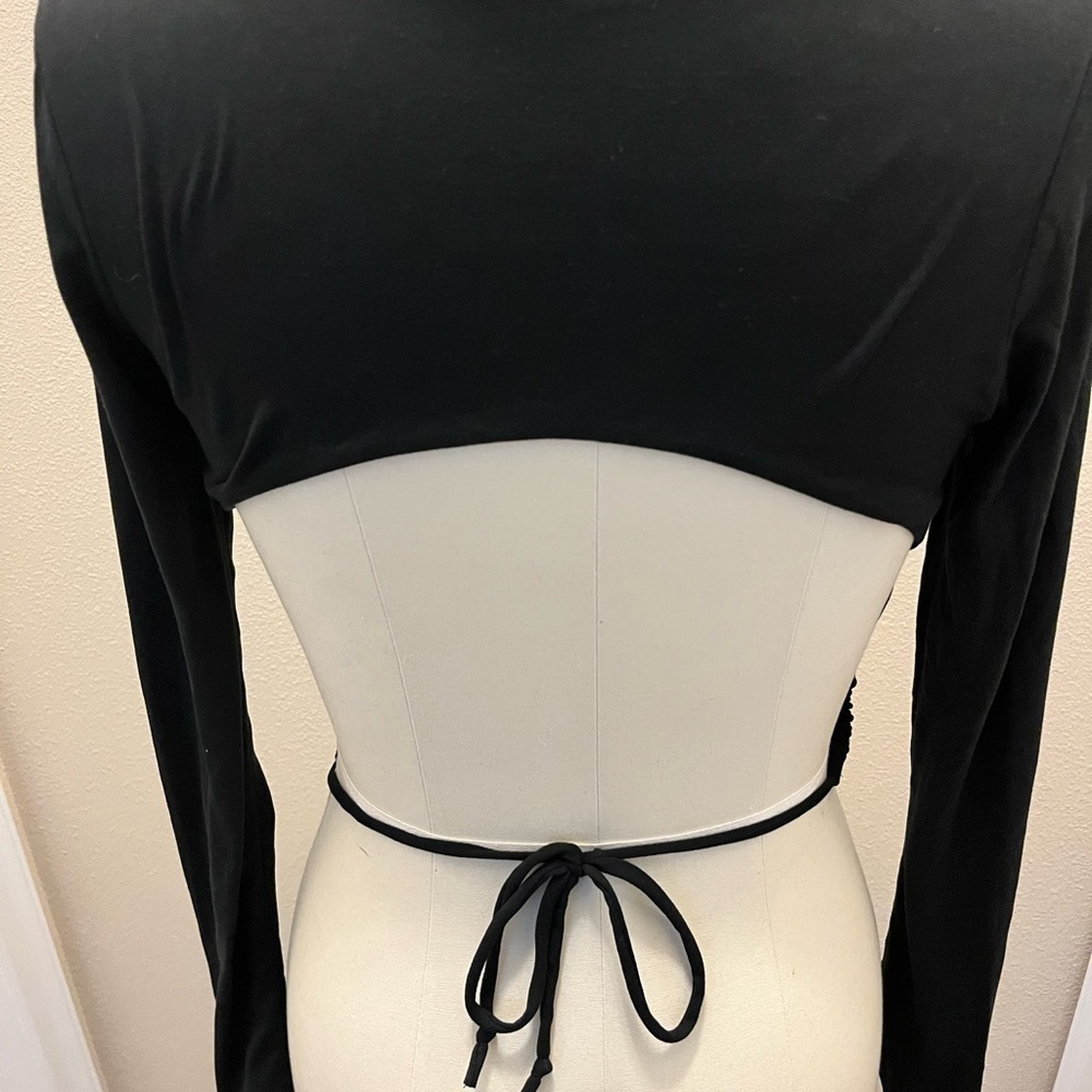 black Cut Out Crop Top - Picture 4 of 7